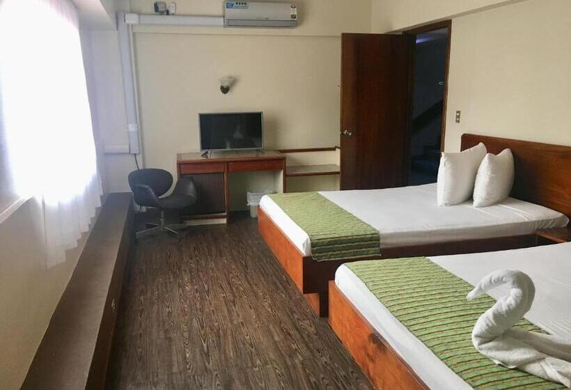 Номер Deluxe, Ambassador