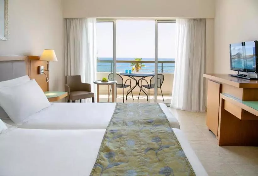 اتاق استاندارد با چشم‌انداز دریا, Atlantica Miramare Beach
