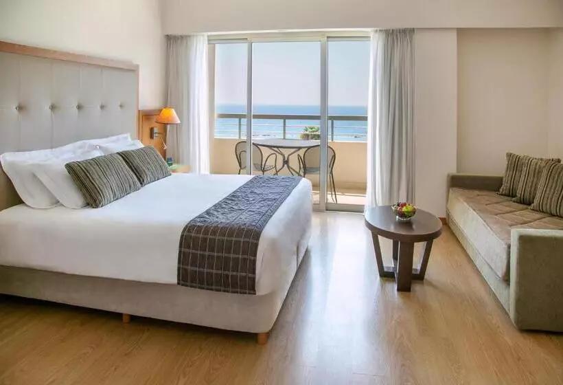 اتاق لوکس با چشم‌انداز دریا, Atlantica Miramare Beach