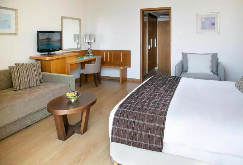 اتاق لوکس با چشم‌انداز دریا, Atlantica Miramare Beach