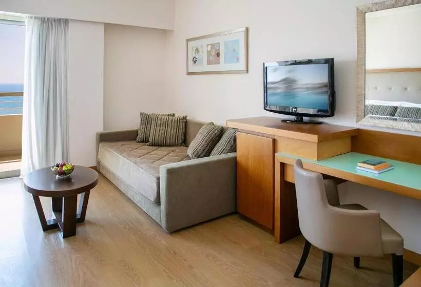 اتاق لوکس با چشم‌انداز دریا, Atlantica Miramare Beach