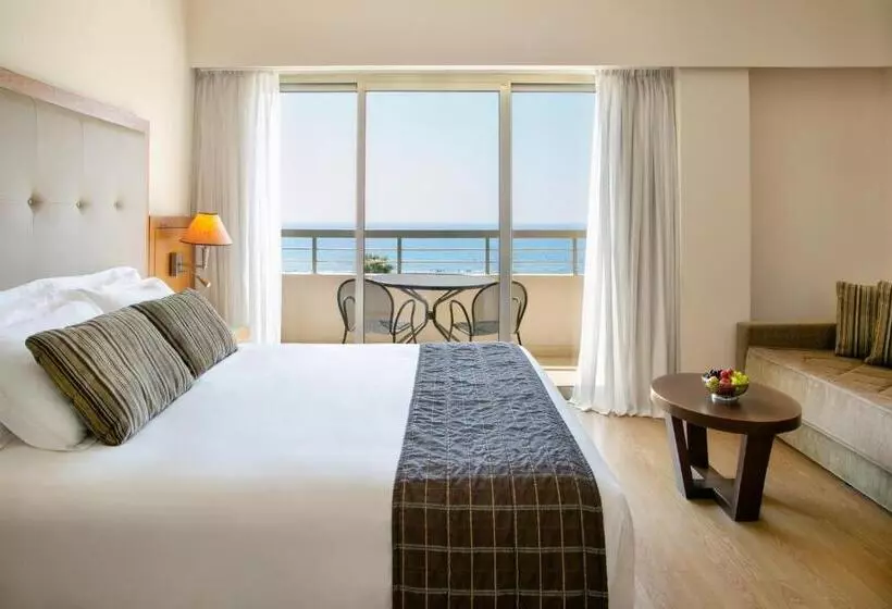 اتاق لوکس با چشم‌انداز دریا, Atlantica Miramare Beach