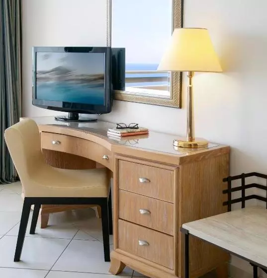 اتاق سوپریور با چشم‌انداز دریا, Atlantica Miramare Beach