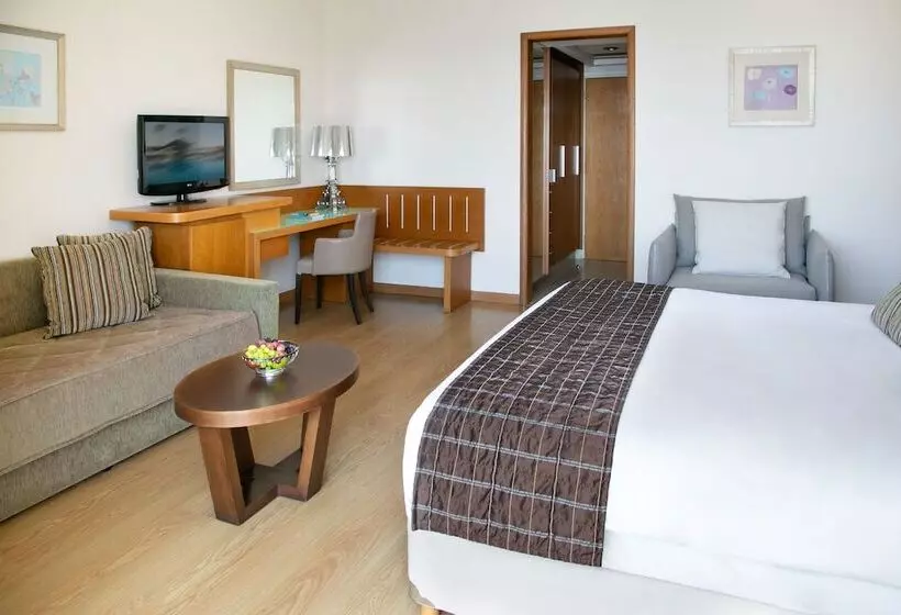 اتاق لوکس با چشم‌انداز دریا, Atlantica Miramare Beach
