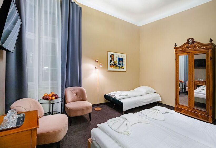 اتاق استاندارد سه نفره, Bellevue Am Kurfürstendamm