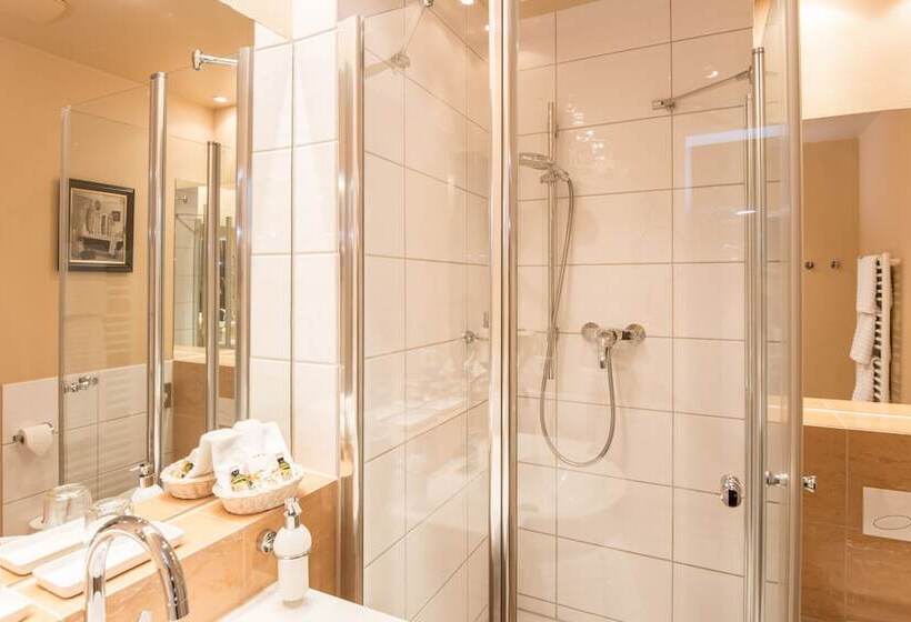 舒适型房间, City House