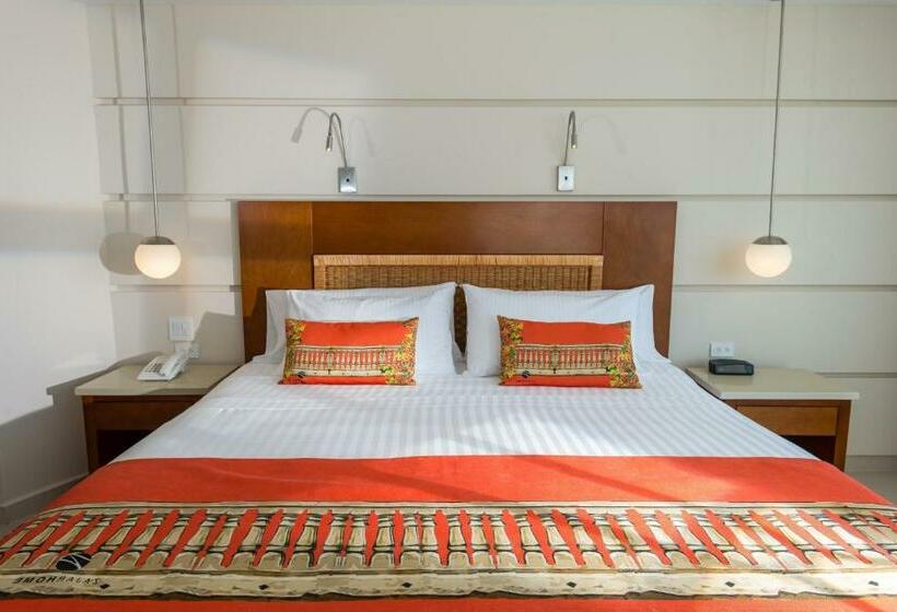 수피리어 룸, Dann Cartagena