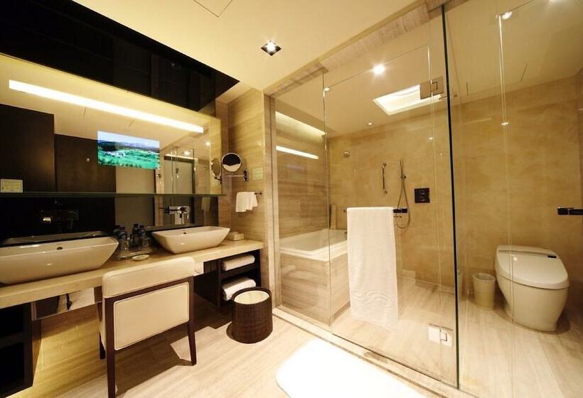 Номер Deluxe, Furama Hotel Dalian