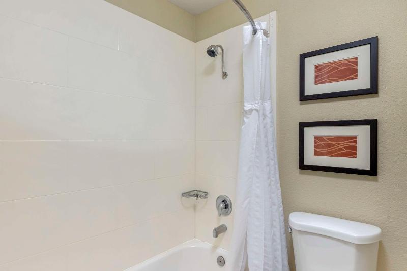 이그제큐티브 룸 킹사이즈 침대, Golden Tulip Shanghai Hongqiao A Louvre