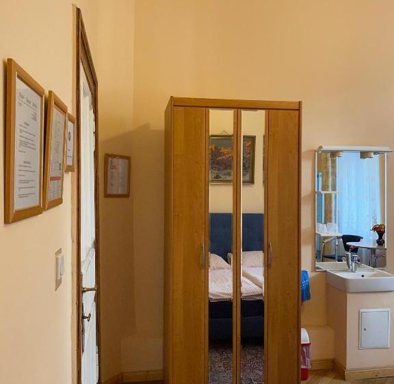 StandaardKamer, Gunia