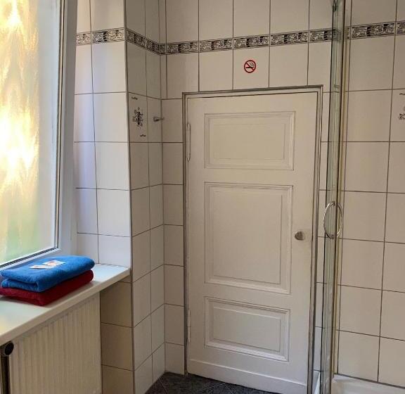 StandaardKamer, Gunia