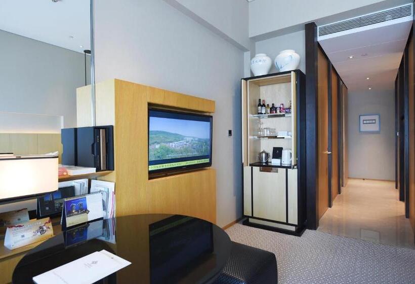 스탠다드 룸 킹사이즈 침대, Jinling