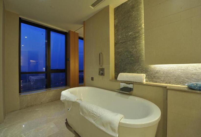 시니어 스위트, Jinling