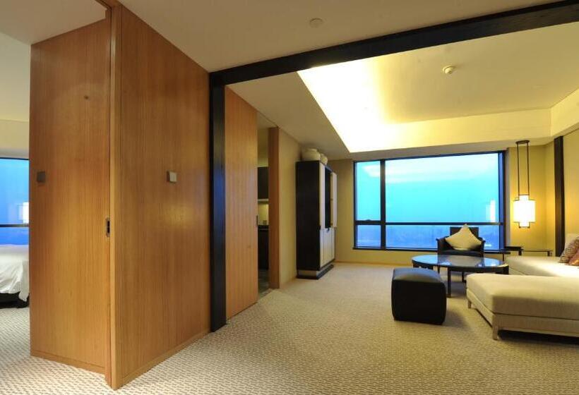 시니어 스위트, Jinling