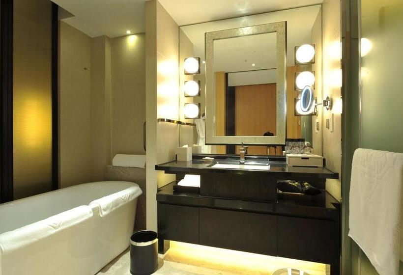 시니어 스위트, Jinling