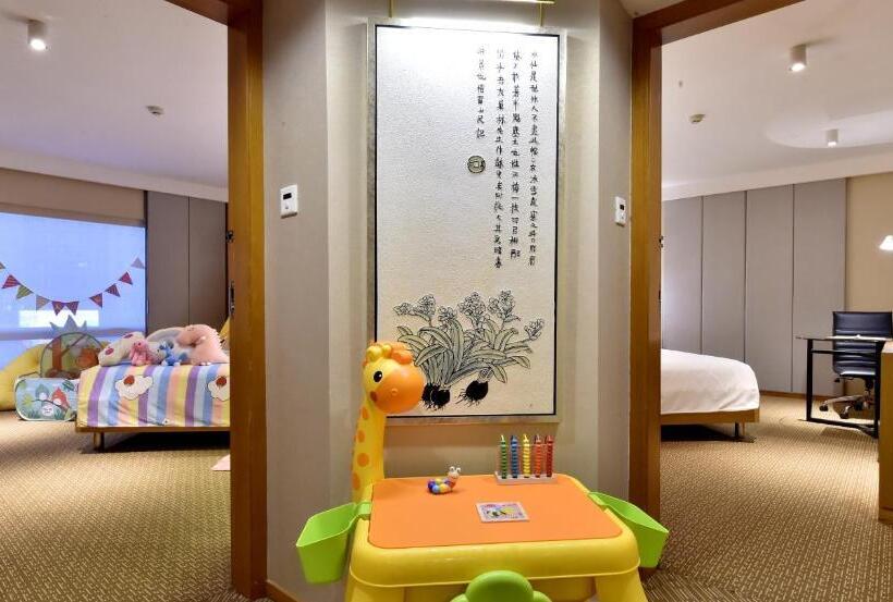 패밀리 룸, Jinling