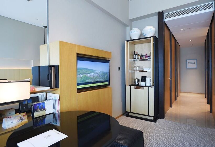 디럭스 룸, Jinling