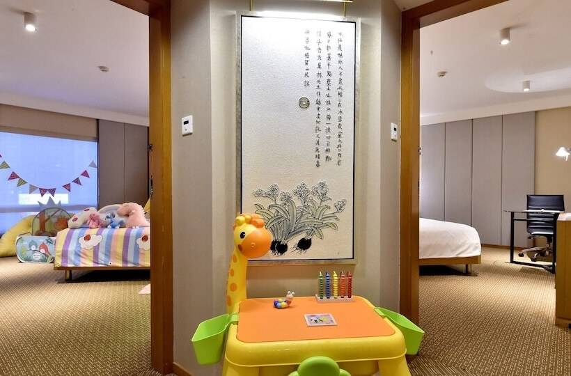 패밀리 룸, Jinling