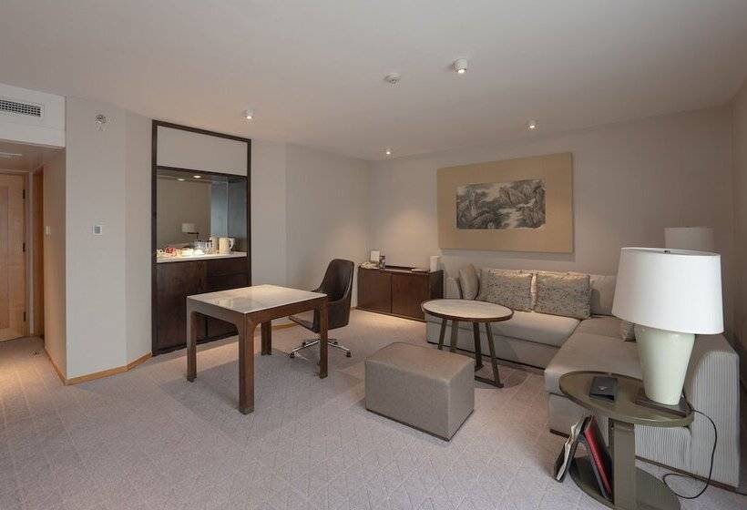 시니어 스위트, Jinling