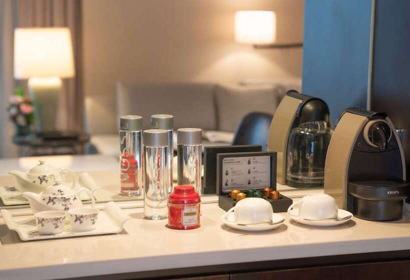 시니어 스위트, Jinling