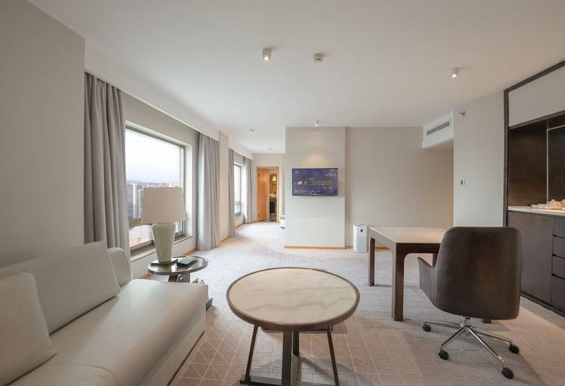 시니어 스위트, Jinling