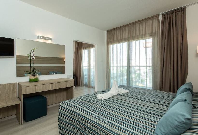 Семейный Номер, Kapetanios Bay Hotel Protaras