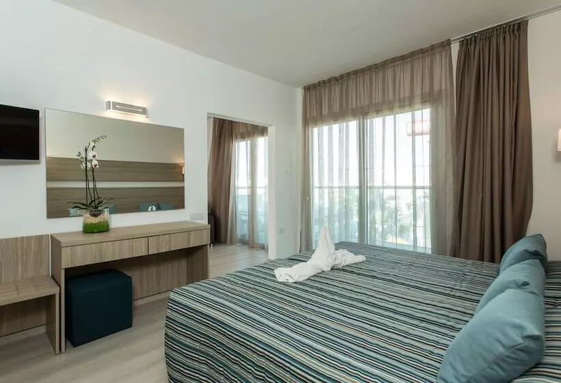ファミリールーム, Kapetanios Bay Hotel Protaras