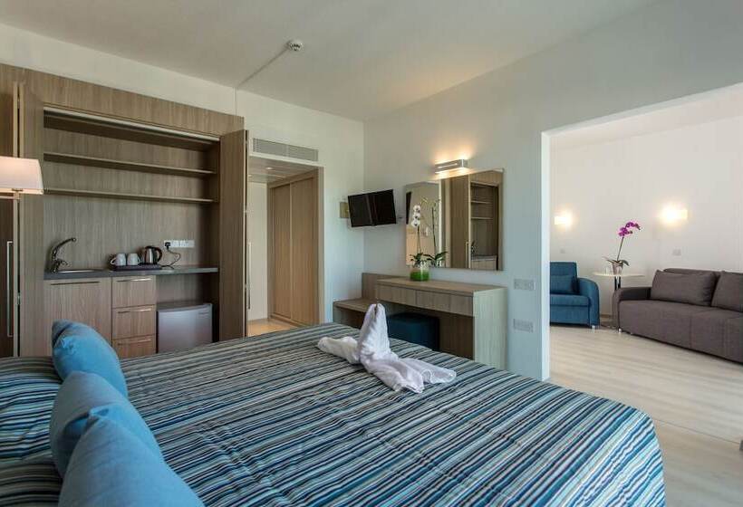 Семейный Номер, Kapetanios Bay Hotel Protaras