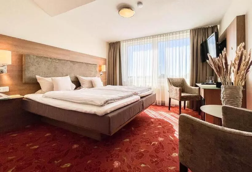 Classic Single Room, Restaurant Vier Linden