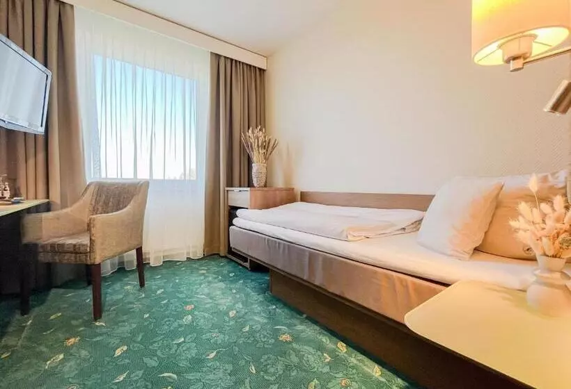 Economy Single Room, Restaurant Vier Linden