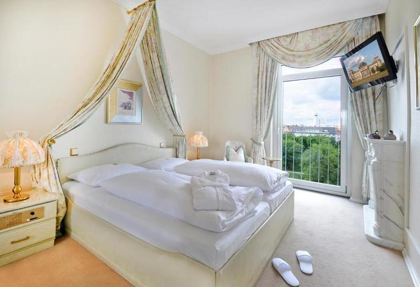 Suite with lake view, Ringhotel Seehof