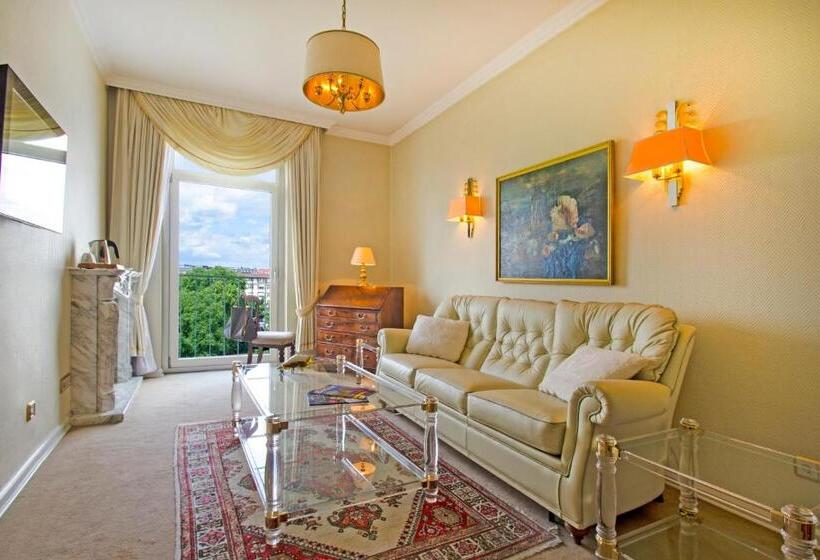 Suite with lake view, Ringhotel Seehof