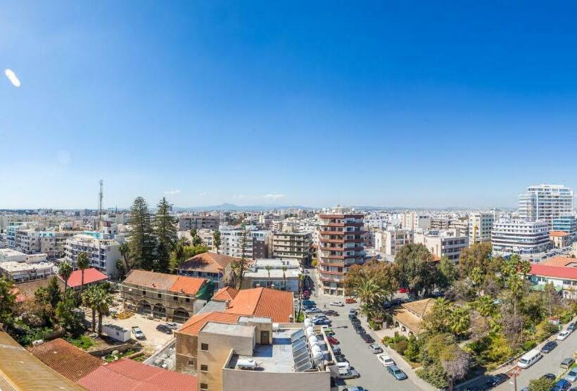 اتاق استاندارد با چشم‌انداز شهر, Sun Hall