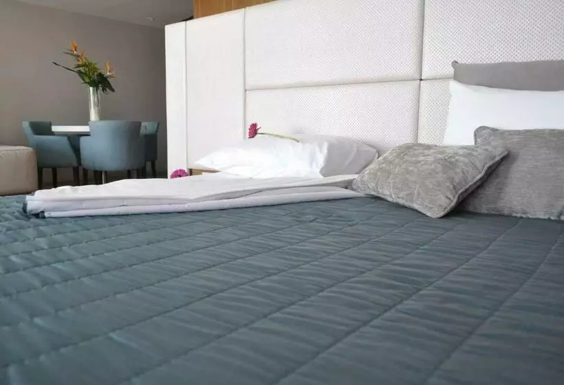 Suite Vista Mare, Sun Hall