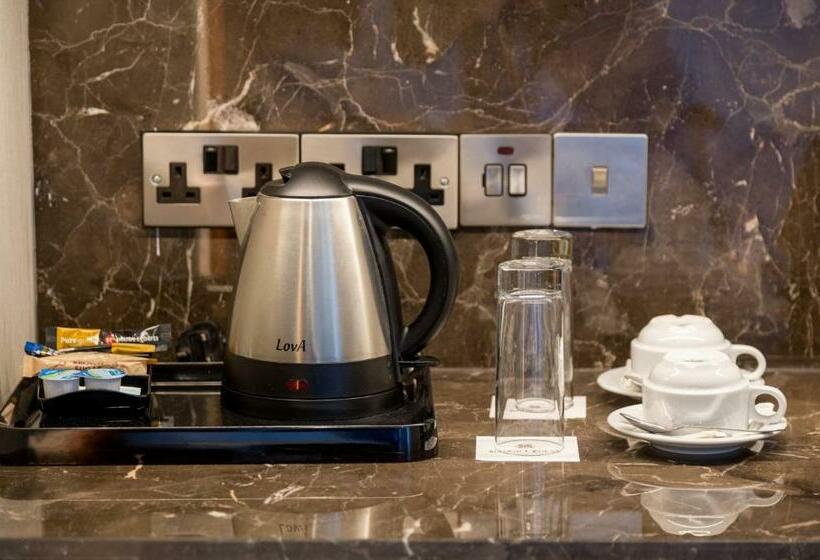 اتاق استاندارد سه نفره, Sun Hall