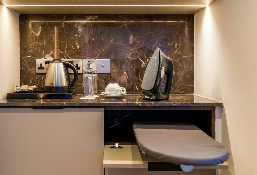 اتاق سوپریور خانوادگی, Sun Hall