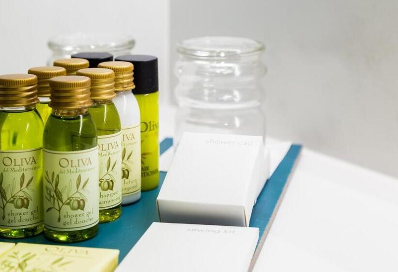 اتاق‌ استاندارد تودرتو با چشم‌انداز دریا, Sun Hall