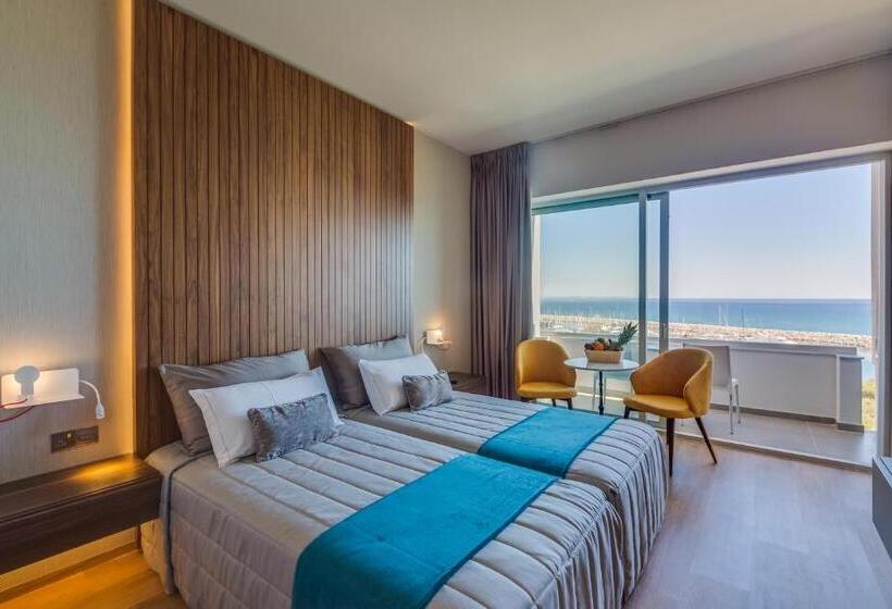 اتاق‌ استاندارد تودرتو با چشم‌انداز دریا, Sun Hall