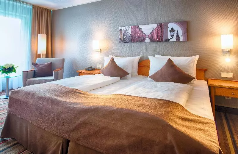 コンフォートトリプルルーム, Leonardo Hotel Hamburg Airport