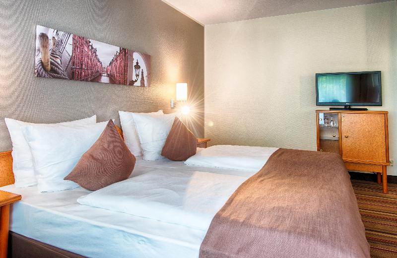 舒适三人间, Leonardo Hotel Hamburg Airport