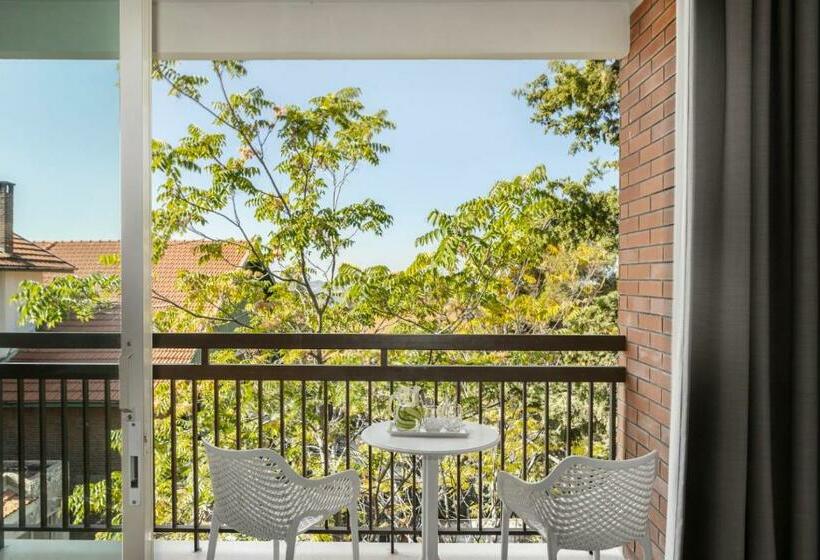 수피리어 룸, Forest Park