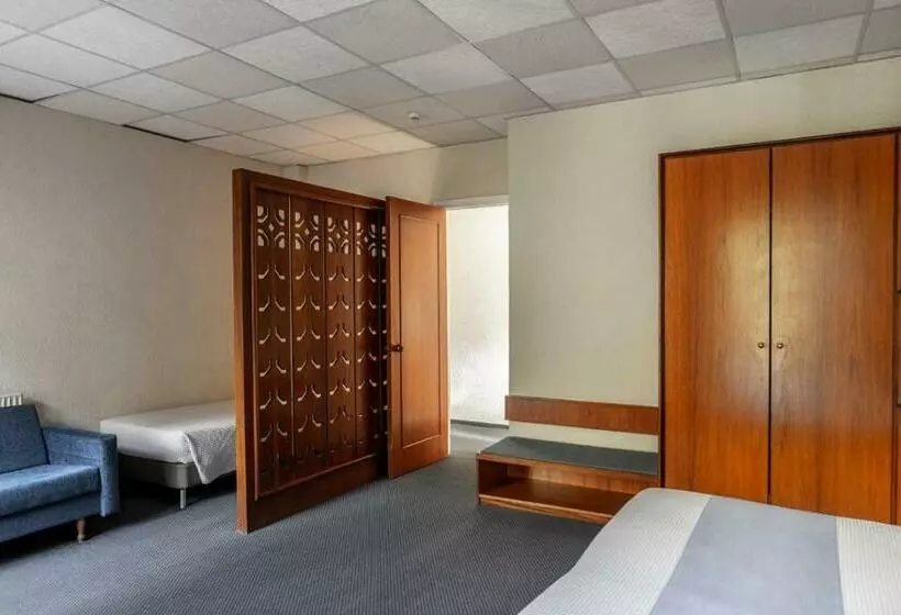 Chambre Familiale, Forest Park