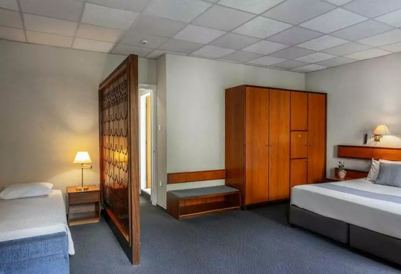 Chambre Familiale, Forest Park