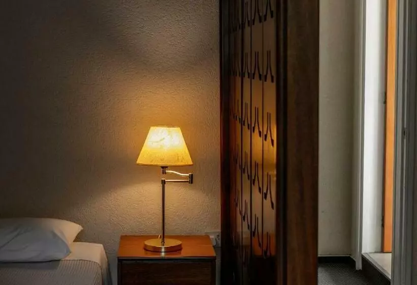 Chambre Familiale, Forest Park