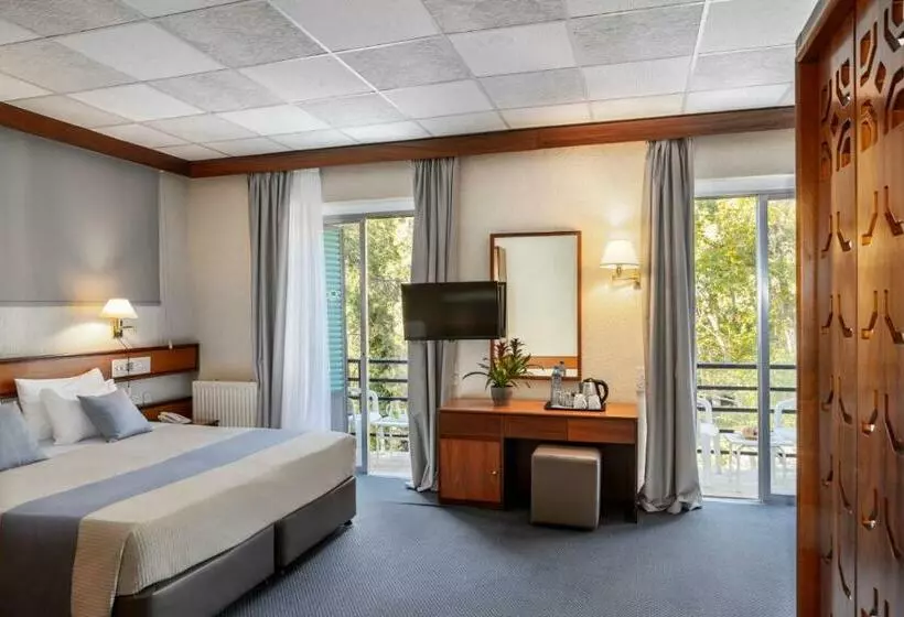 Chambre Familiale, Forest Park