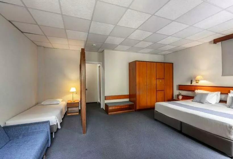 Chambre Familiale, Forest Park