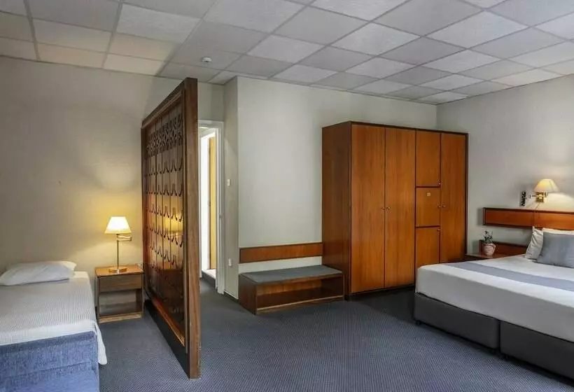 Chambre Familiale, Forest Park