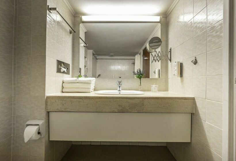 수피리어 룸, Forest Park