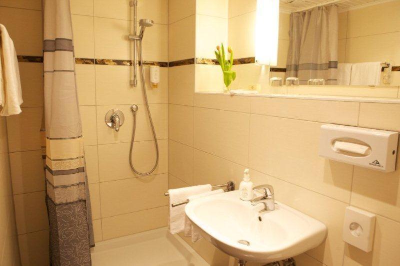 스탠다드 룸, Bertram