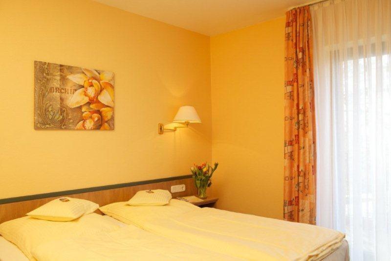 컴포트 룸, Bertram